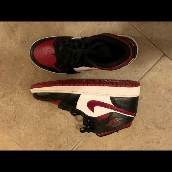 LIKE NEW Retro 1/Air Jordan mids. Nike/Jordan’s - Picture 6 of 6